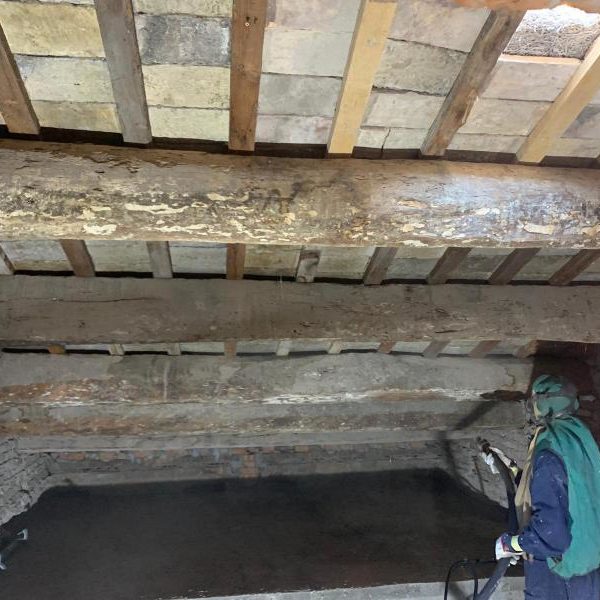 Sabbiatura su mattone e legno