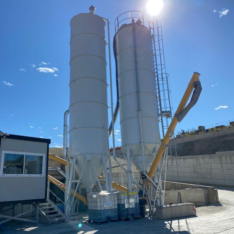 Lavaggio e verniciatura silos esterni