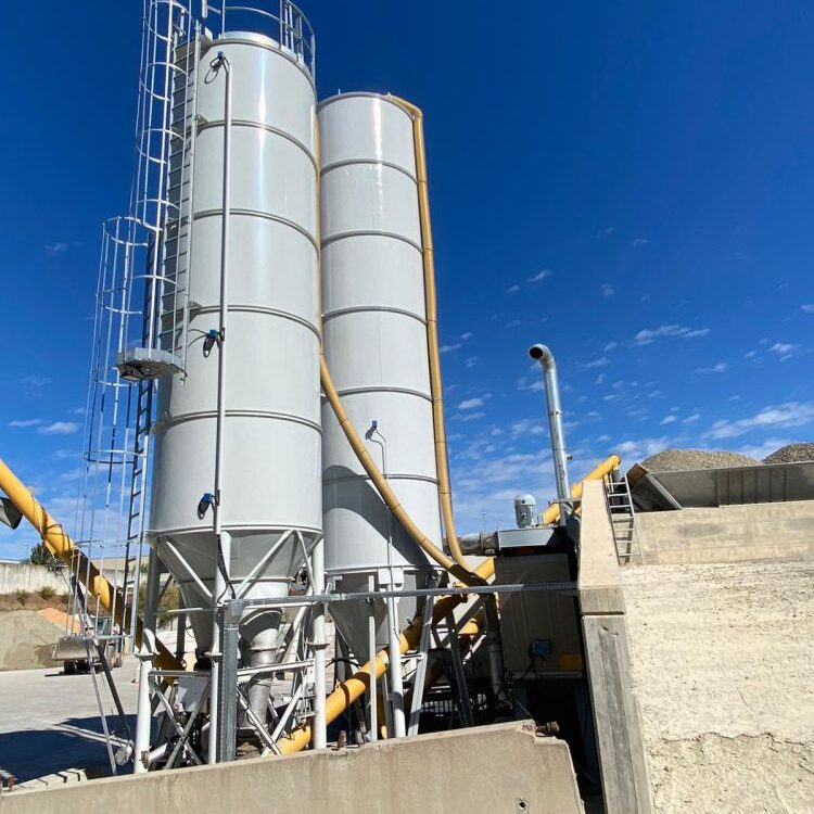 Lavaggio e verniciatura silos esterni