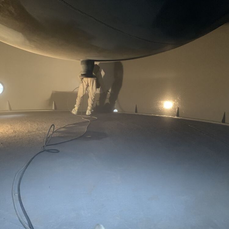 Sabbiatura e verniciatura silos interno e esterno