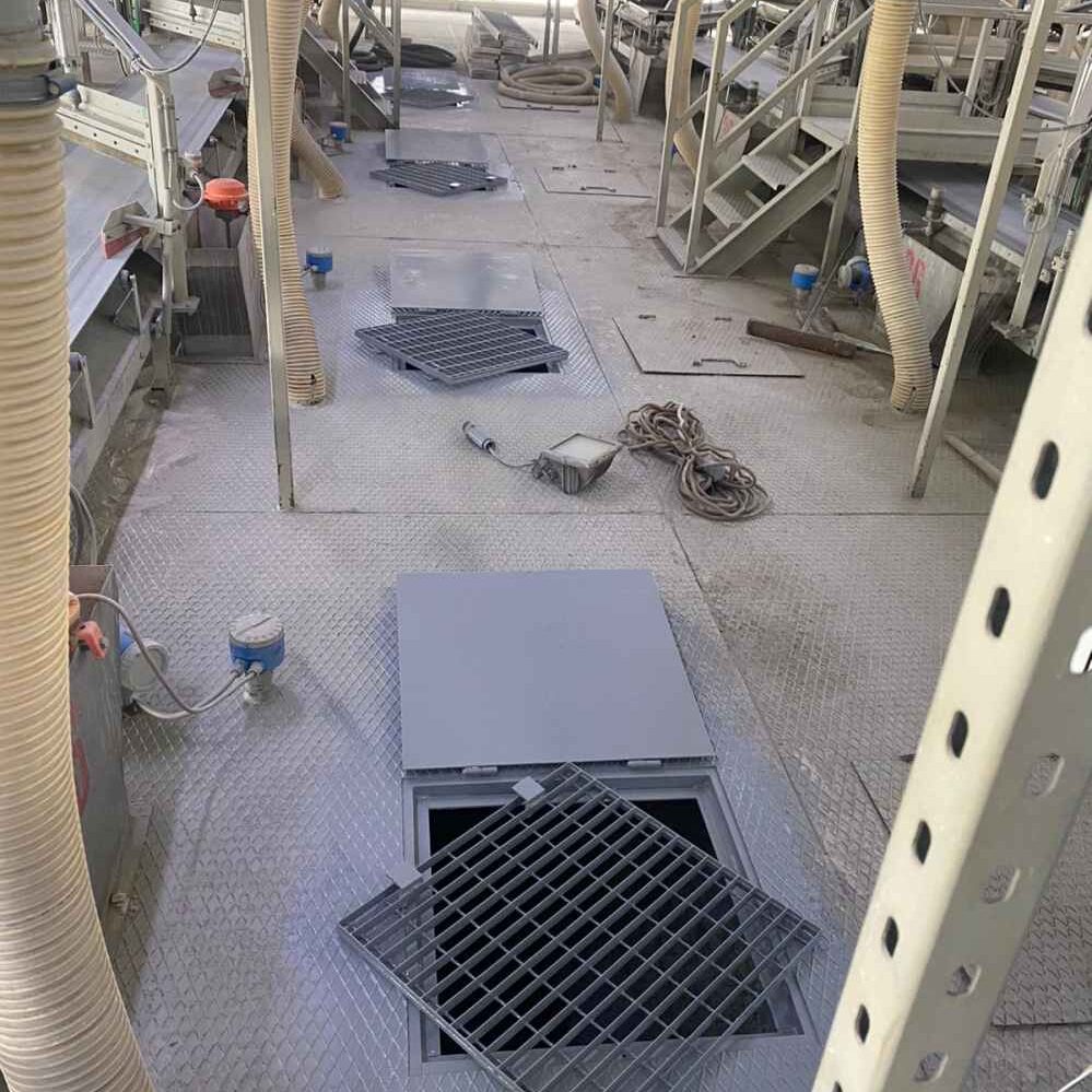 Sabbiatura e verniciatura su tetto di silos