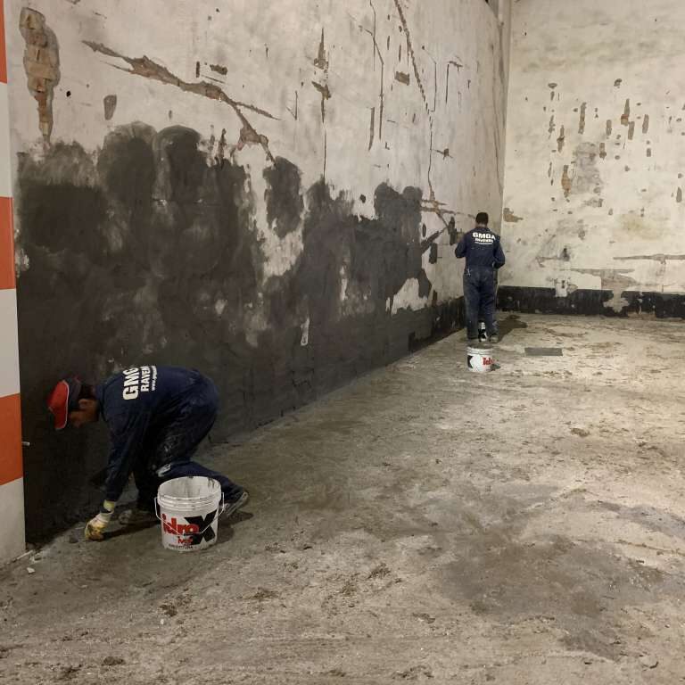 Sabbiatura rasatura e tinteggiatura su capannone