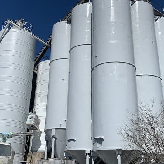 GMGA Sabbiatura e verniciatura su silos esterni