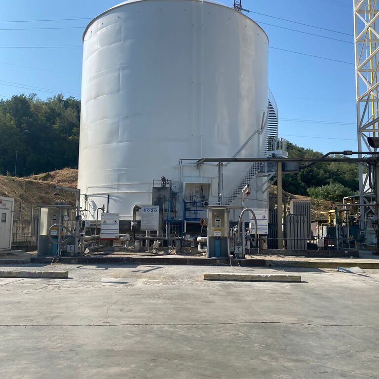 Lavaggio e verniciatura su silos