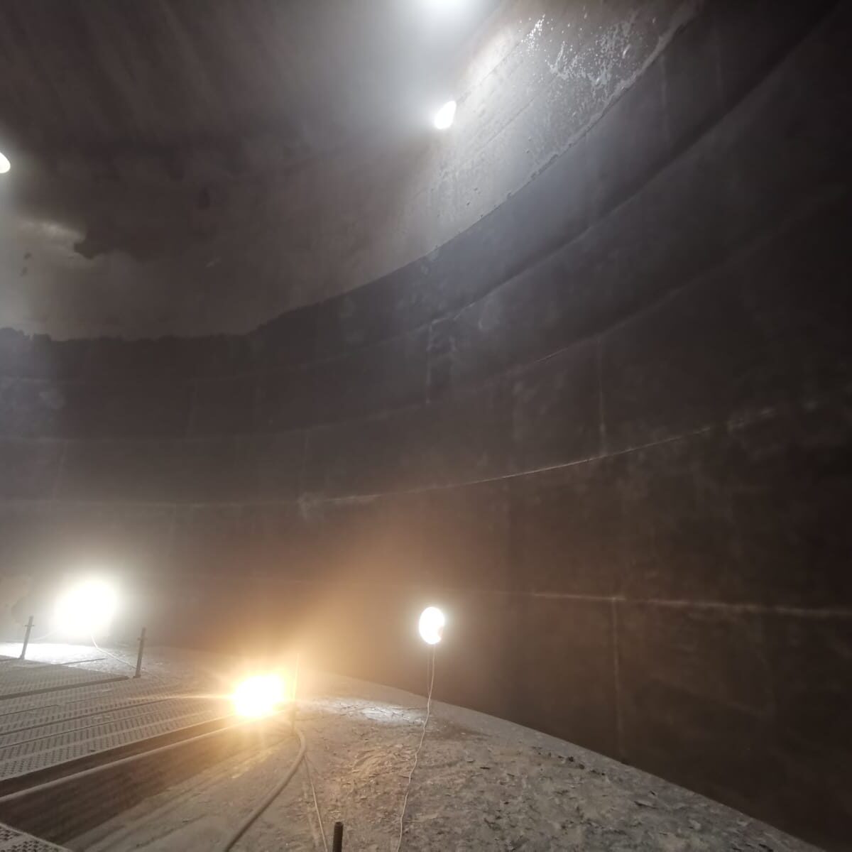 Sabbiatura e verniciatura interno silos