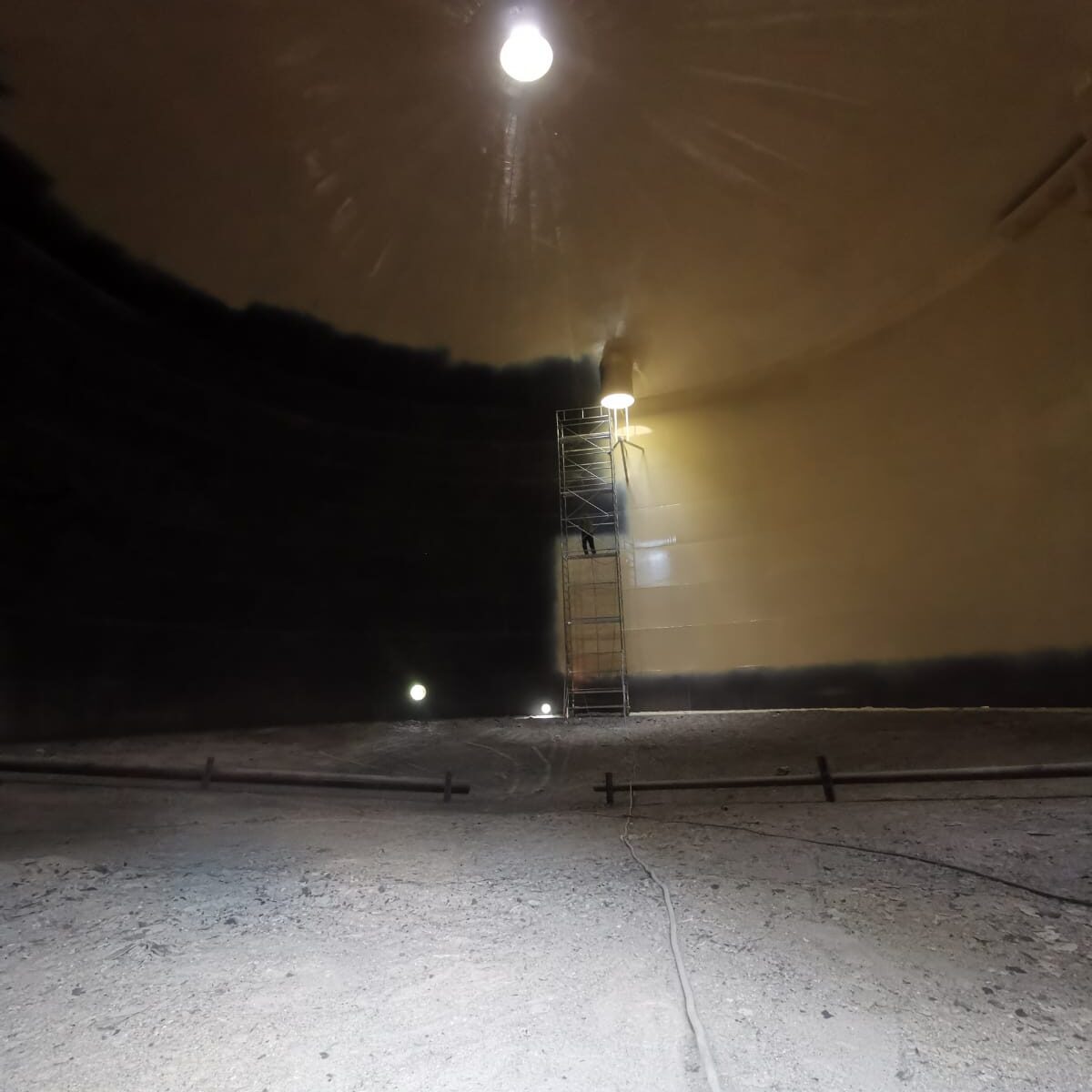 Sabbiatura e verniciatura interno silos