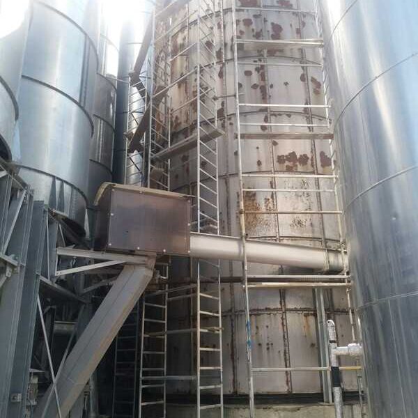 Sabbiatura e verniciatura silos esterni